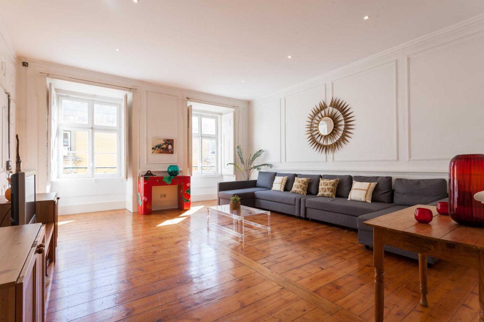 Tejo Vintage Three-Bedroom Apartment - By Lu Holidays Lisbon Bagian luar foto