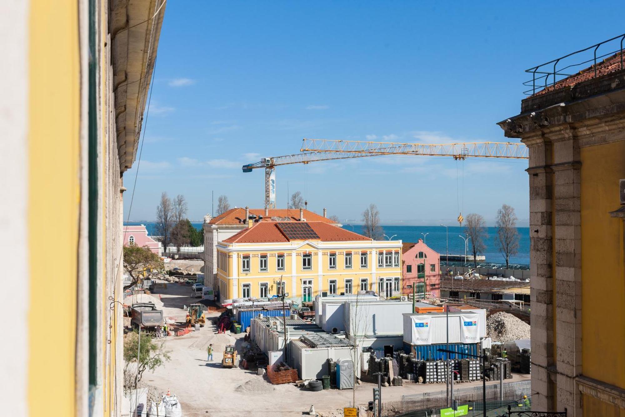 Tejo Vintage Three-Bedroom Apartment - By Lu Holidays Lisbon Bagian luar foto