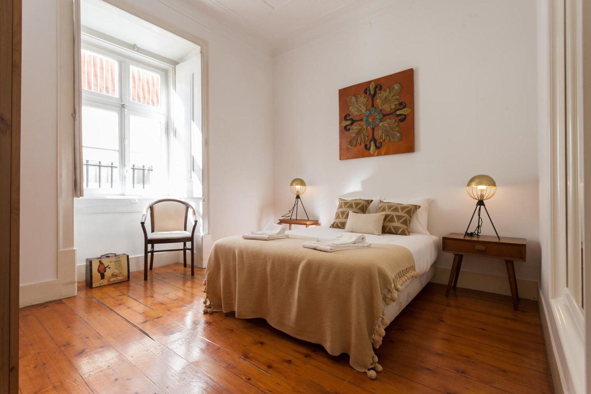 Tejo Vintage Three-Bedroom Apartment - By Lu Holidays Lisbon Bagian luar foto
