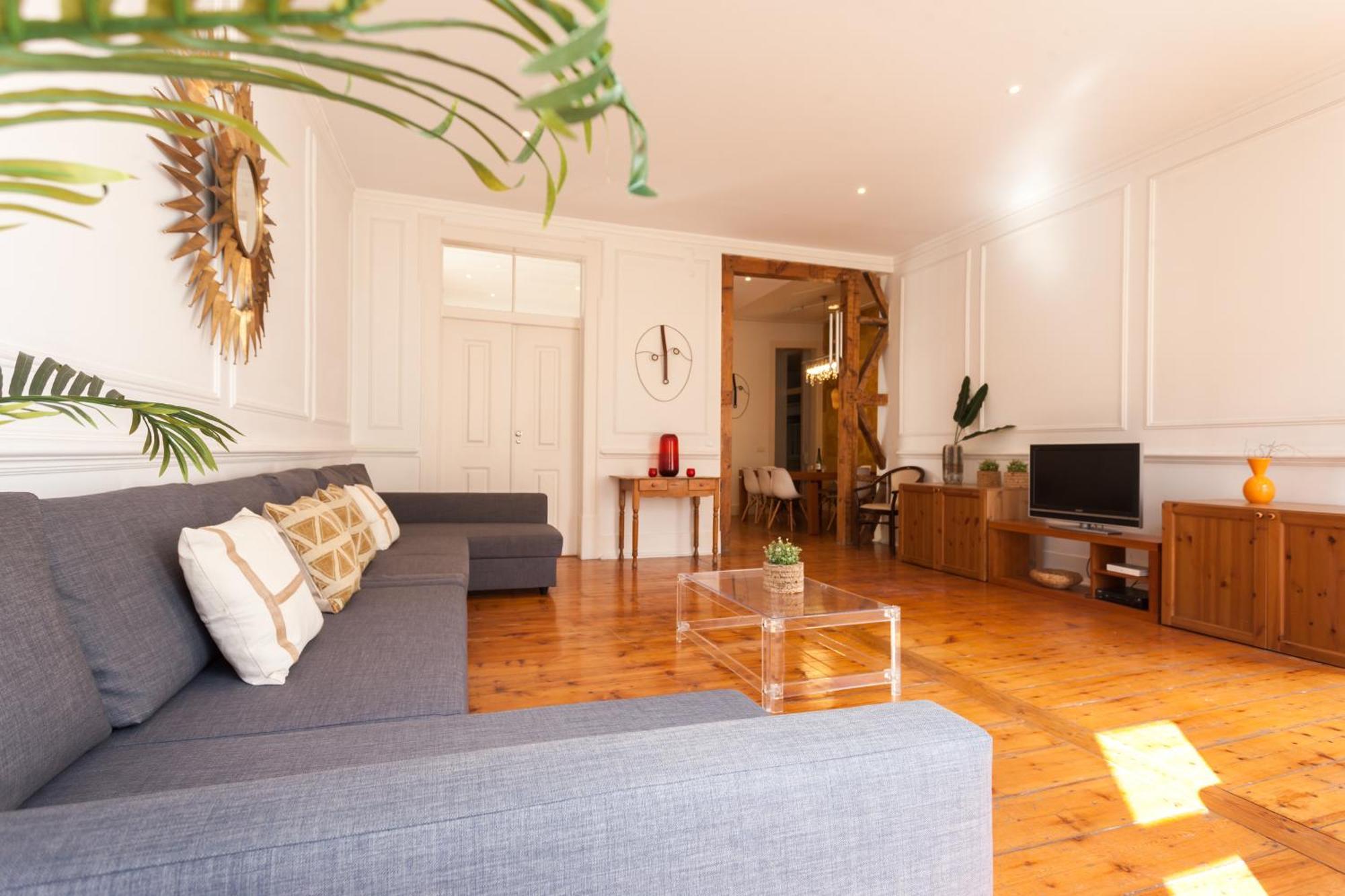 Tejo Vintage Three-Bedroom Apartment - By Lu Holidays Lisbon Bagian luar foto